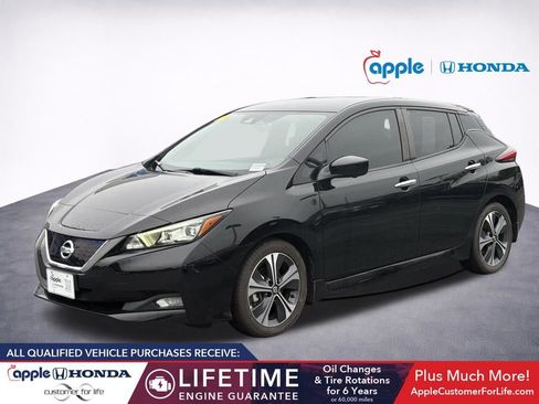 Used 2020 Nissan Leaf SV w/ SV Technology Package FWD image 3