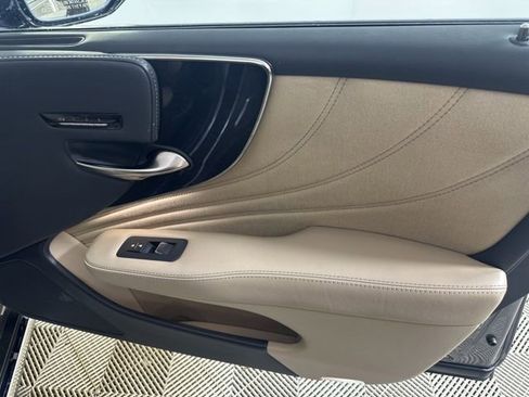 Used 2022 Lexus LS 500 AWD w/ Interior Upgrade Package image 17