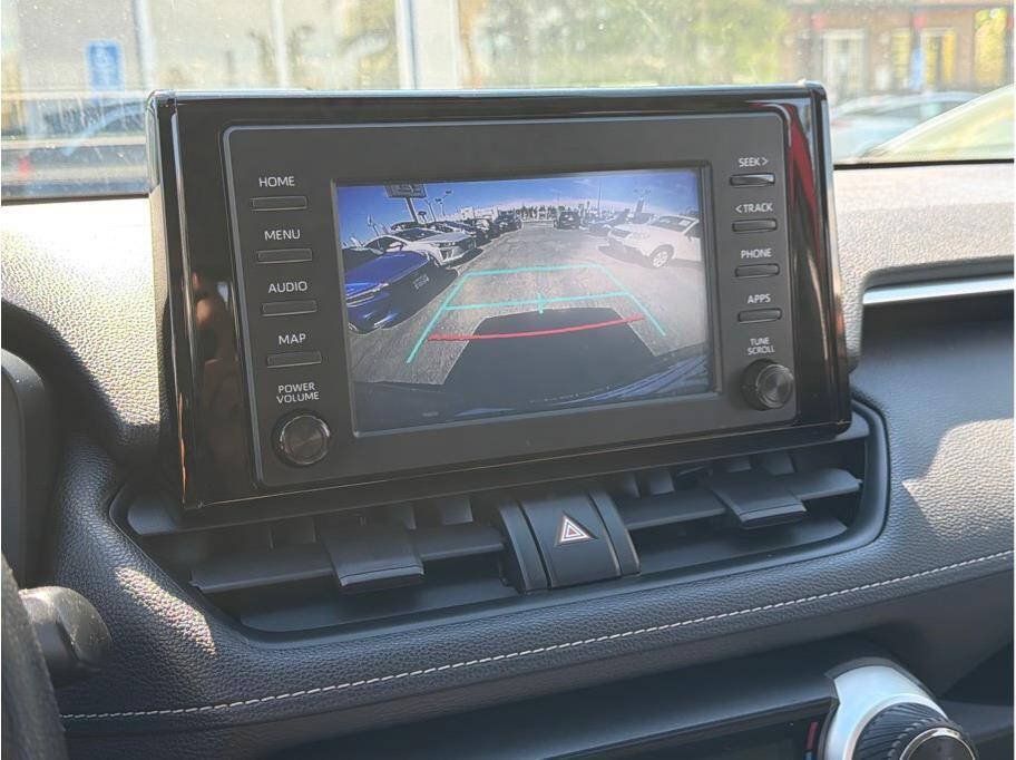 Used 2019 Toyota RAV4 LE w/ Carpet Mat Package AWD/4WD image 12