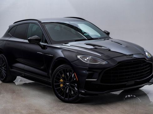 Used 2023 Aston Martin DBX 707 image 3