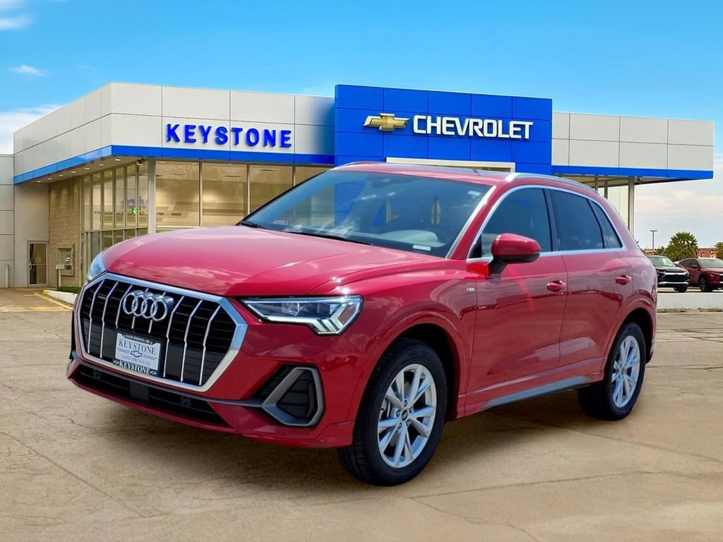 Used 2024 Audi Q3 2.0T Premium AWD/4WD image 3