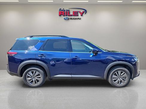 Used 2025 Nissan Pathfinder SV FWD image 6