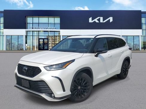 Used 2023 Toyota Highlander XSE AWD/4WD image 1