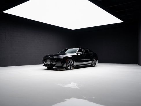 Used 2023 BMW i7 xDrive60 w/ Executive Package 2 image 83