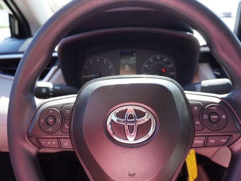 Used 2025 Toyota Corolla Cross L FWD image 21