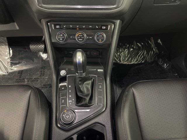 Used 2018 Volkswagen Tiguan SE w/ Panoramic Sunroof Package AWD/4WD image 24