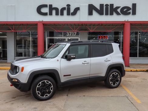 Used 2015 Jeep Renegade Trailhawk w/ Popular Equipment Group AWD/4WD image 1