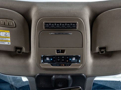 Used 2025 Ford F450 Platinum w/ Platinum Plus Package image 27