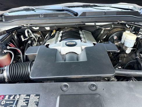 Used 2020 Cadillac Escalade ESV Luxury image 35