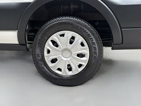 Used 2024 Ford Transit 350 XLT RWD image 31