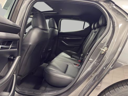 Used 2023 MAZDA MAZDA3 s image 22