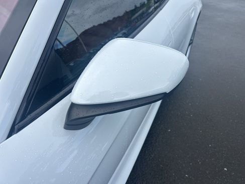 Used 2020 Porsche Taycan 4S image 9