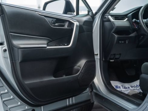 Certified 2025 Toyota RAV4 LE FWD image 38