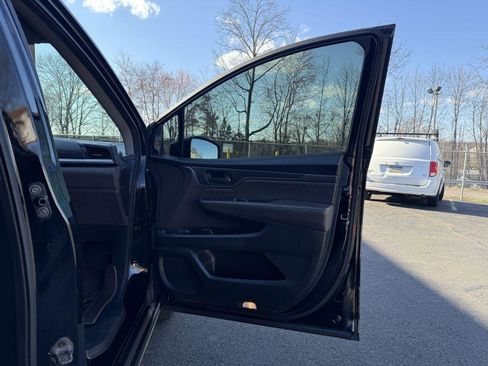 Used 2018 Honda Odyssey EX-L image 16