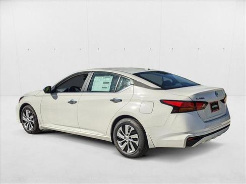 New 2025 Nissan Altima 2.5 S image 8