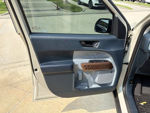 Used 2024 Ford Maverick Lariat FWD image 19