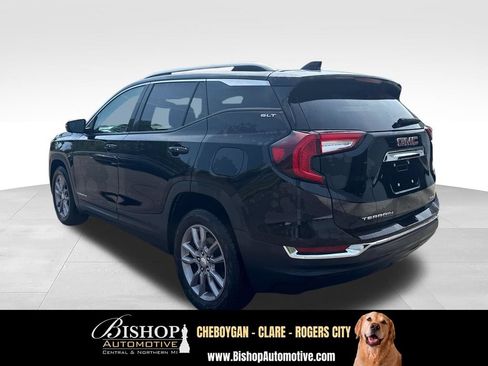 Used 2024 GMC Terrain SLT AWD/4WD image 9