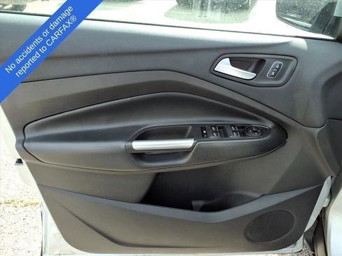 Used 2019 Ford Escape SE image 16