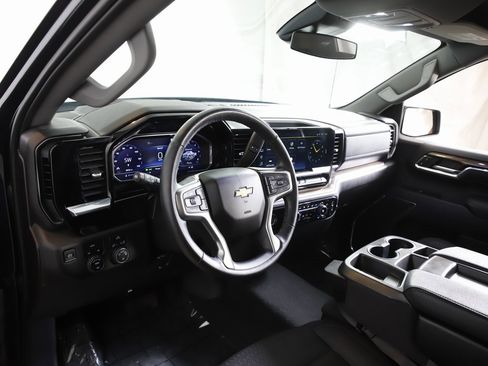 Used 2023 Chevrolet Silverado 1500 LT image 10