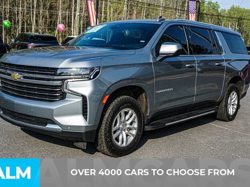 Used 2024 Chevrolet Suburban LT image 3