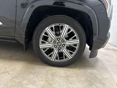Used 2025 Toyota Sequoia Capstone AWD/4WD image 13