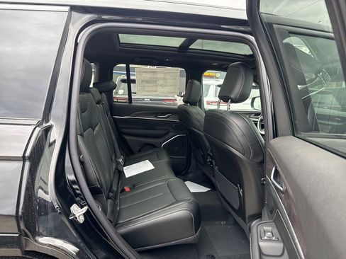 New 2026 Jeep Grand Cherokee Limited image 28