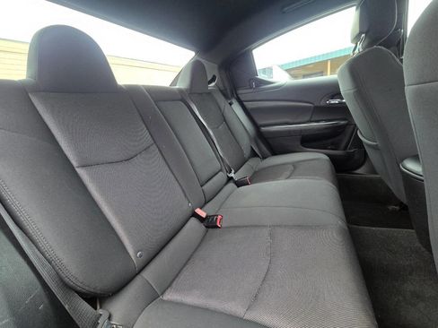 Used 2012 Dodge Avenger SXT image 30