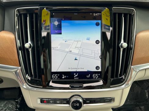 Used 2018 Volvo S90 T8 Inscription w/ Convenience Package AWD/4WD image 34