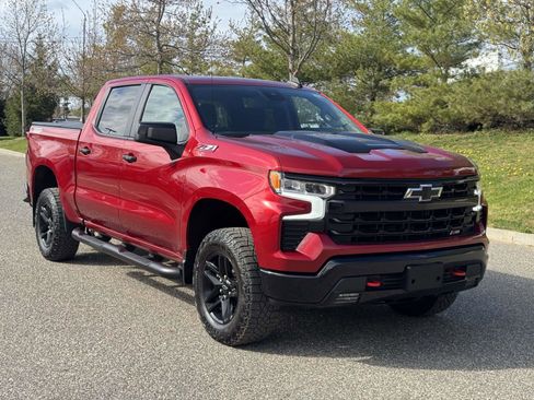 Used 2023 Chevrolet Silverado 1500 LT Trail Boss image 2