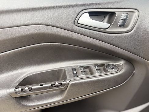 Used 2018 Ford Escape SE w/ SE Sport Appearance Package FWD image 11