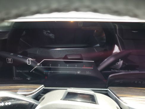 Used 2025 Cadillac Escalade Premium Luxury image 25