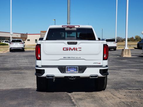 Used 2025 GMC Sierra 1500 AT4 w/ AT4 Premium Package image 8