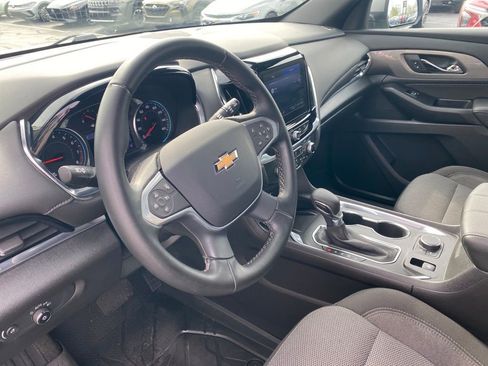 Used 2023 Chevrolet Traverse LT image 23
