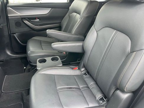 Certified 2024 MAZDA CX-90 Plug-In Hybrid w/ Premium Pkg image 8