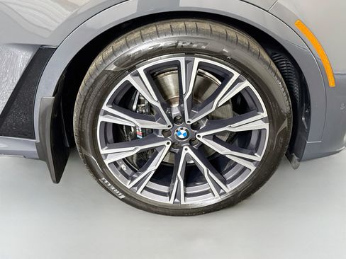 Used 2022 BMW X7 M50i AWD/4WD image 32