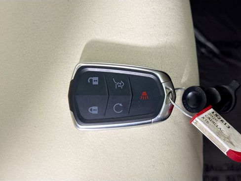 Used 2020 Cadillac XT6 Premium Luxury image 42