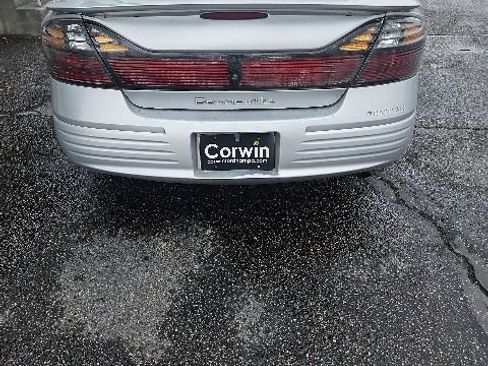 Used 2003 Pontiac Bonneville SE FWD image 6