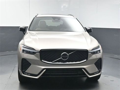 Used 2026 Volvo XC60 B5 Plus w/ Protection Package Premier image 3