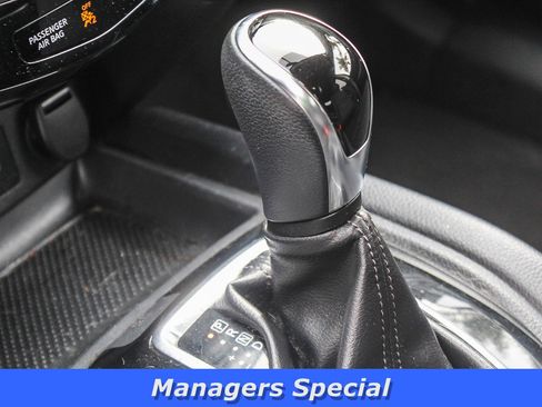 Used 2018 Nissan Rogue SV image 17