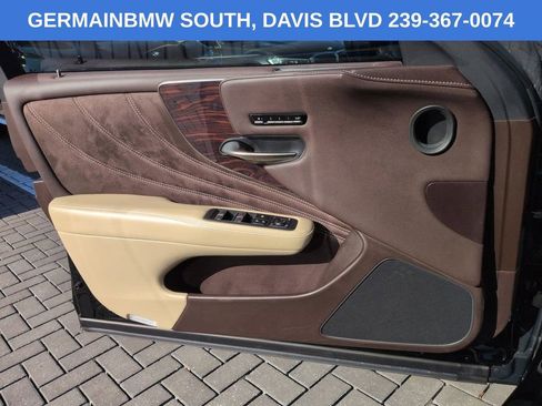Used 2020 Lexus LS 500 w/ Interior Upgrade Package RWD image 32