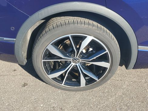 Used 2022 Volkswagen Tiguan SEL R-Line image 43