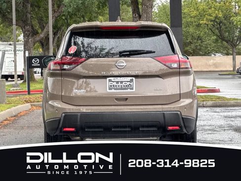 Used 2025 Nissan Rogue SV AWD/4WD image 8
