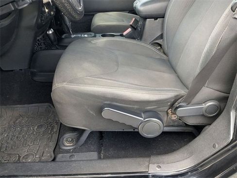 Certified 2015 Jeep Wrangler Unlimited Sahara w/ Connectivity Group image 17