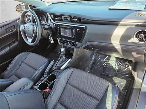 Used 2017 Toyota Corolla SE image 19