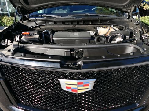 Certified 2023 Cadillac Escalade ESV Sport Platinum w/ Heavy-Duty Trailer Package image 30