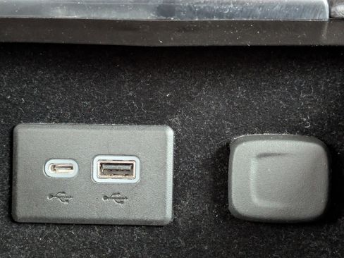 Used 2021 Cadillac XT4 Premium Luxury w/ Driver Assist Package image 28