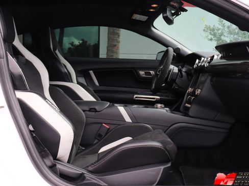 Used 2020 Ford Mustang Shelby GT500 w/ Carbon Fiber Track Pack image 32