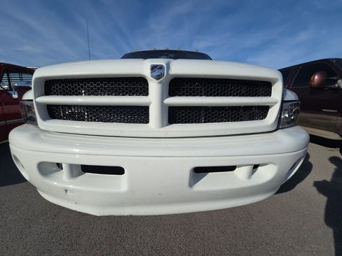 Used 2001 Dodge Ram 3500 Truck SLT image 2