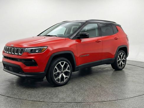 Used 2025 Jeep Compass Limited image 3