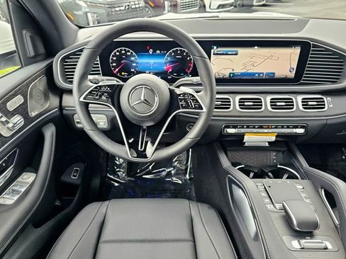 New 2026 Mercedes-Benz GLS 450 4MATIC image 30
